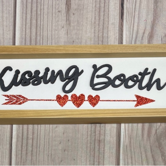 Ashland 3Pc Valentines Day Lot Kissing Booth Table Top Sign Heart Pick Red Heart - Picture 3 of 7